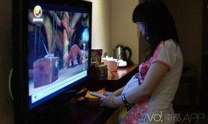 “12岁妈妈”怀孕再诞一女 曾遭性侵生子