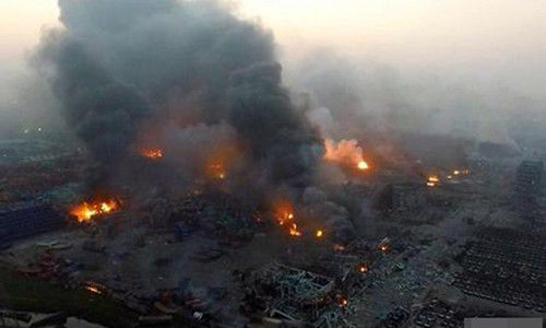 舆论聚焦天津爆炸，追问真相正当其时