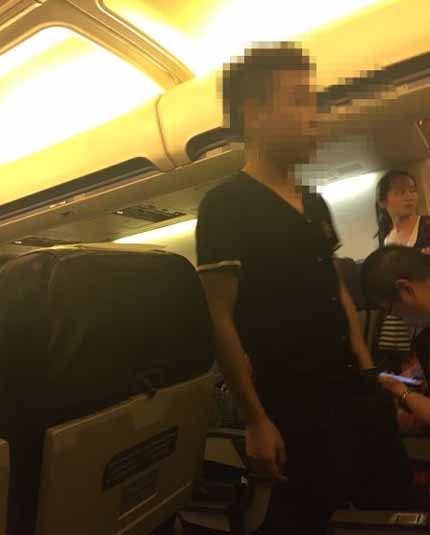 中国旅客大闹泰国航班骂空乘 网友：给国人丢脸