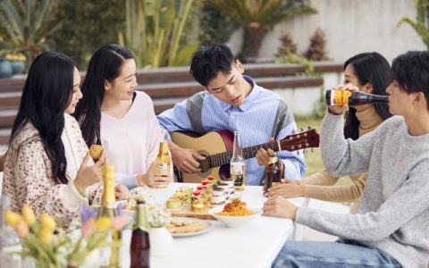 二人三足打一生肖 二人三足最佳答案是什么生肖