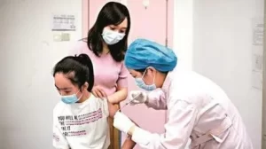 9岁女孩打“性抑制针”半年花10万！妈妈纠结又害怕……