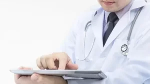 九部门印发通知：严查医务人员利用职务之便直播带货