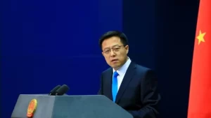 赵立坚：冲之鸟是礁不是岛，日本以其主张专属经济区和大陆架违反国际法