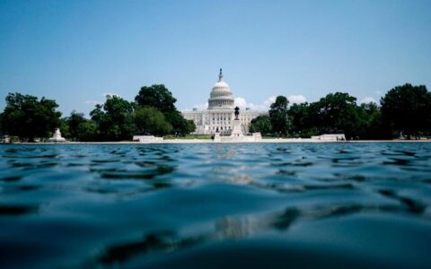 美国再出阴招，欲锁死中国高端芯片10年