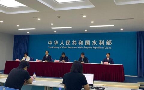 长江流域发生60年来最严重干旱：洞庭湖鄱阳湖面积缩小3/4，83万人受影响