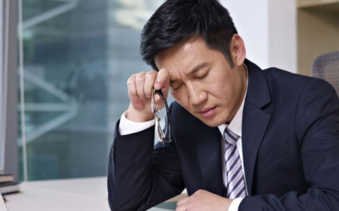 当代职场打工人的困境：不上班有经济问题，上班带来精神问题！