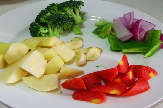 西兰花和土豆能混合一起吃吗