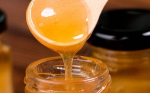 蜂蜜放冰箱变成白色固体是真蜂蜜吗