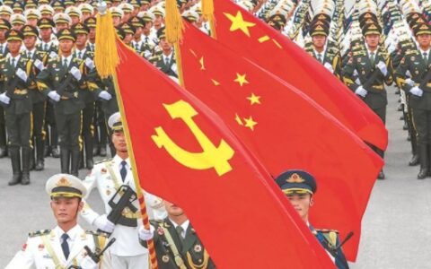 中华人民共和国的武装力量属于
