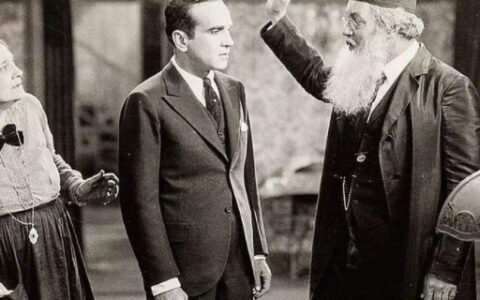 世界电影史上第一部有声电影是1927年上映的