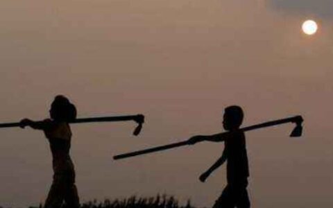 一个字,地上有,天上无,去字有,来字无,墙上有,房上无