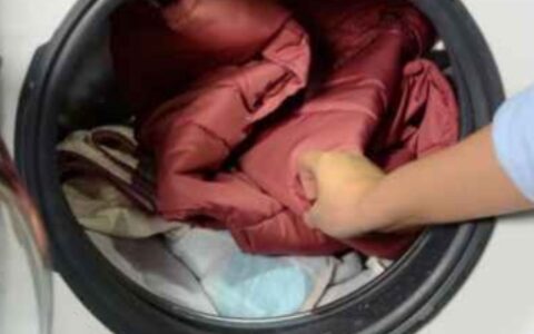 羽绒服可以用洗衣机洗吗