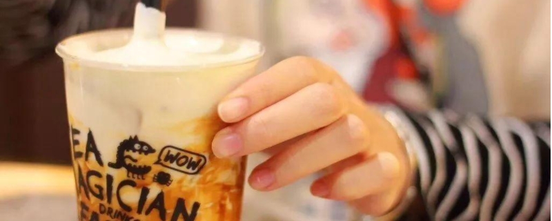 秋天的第一杯奶茶是什么梗