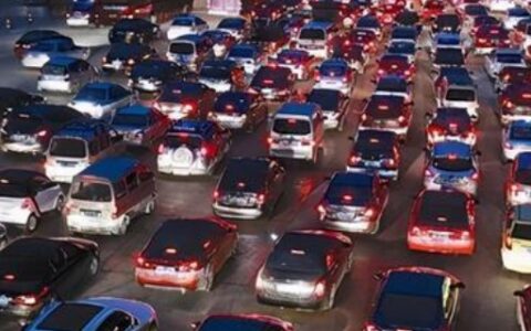 高速堵车打什么电话查询