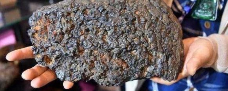 如何识别含锎的石头